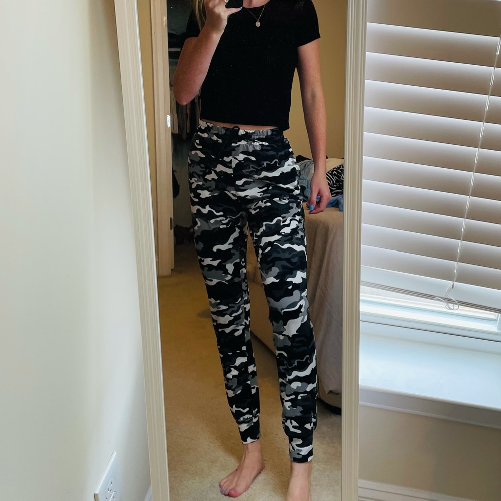 Camo sweatpants joggers
